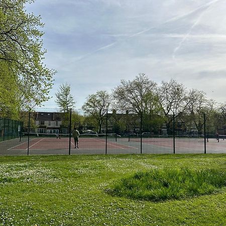 Cosy 2 Bedroom Flat In East Ham, Close To Excel London Exterior foto